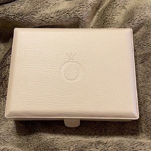 Pandora traveling kit